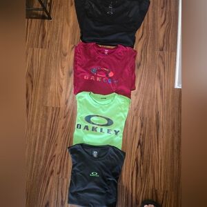 Men's Oakley Tshirts. Bundle of 4 Size XL
